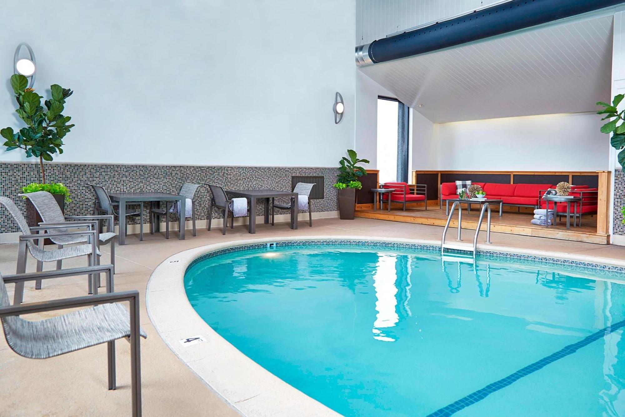 Renaissance St. Louis Airport Hotel Berkeley Exterior foto